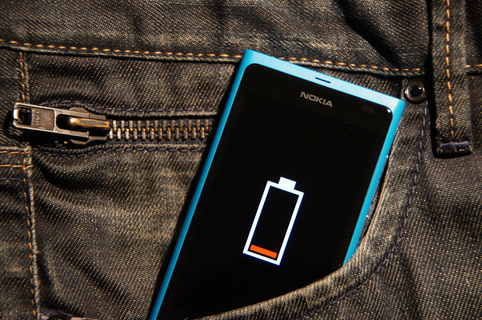 Nokia Lumia 800 - rozładowana bateria
